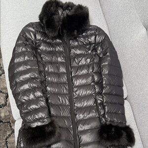 Via Spiga Shiny Black Puffer Coat with Faux Fur Accents
